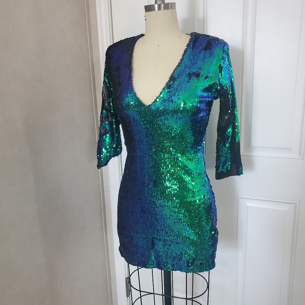Zara Iridescent Green-Blue Sequin V-Neck Dress - Picture 2 of 6